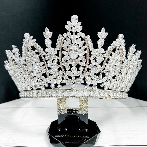 Bridal Headpiece, Wedding crown, Royal Princess Tiara, Cubic Zirconia Crown main image 5